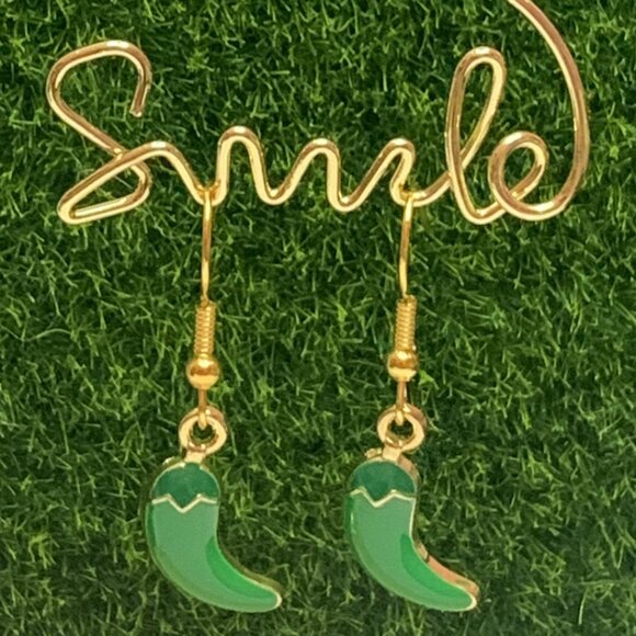 Pepper Earring, Funny Food Earring, Cinco De Mayo Earring, Green Pepper Earring - Picture 1 of 5